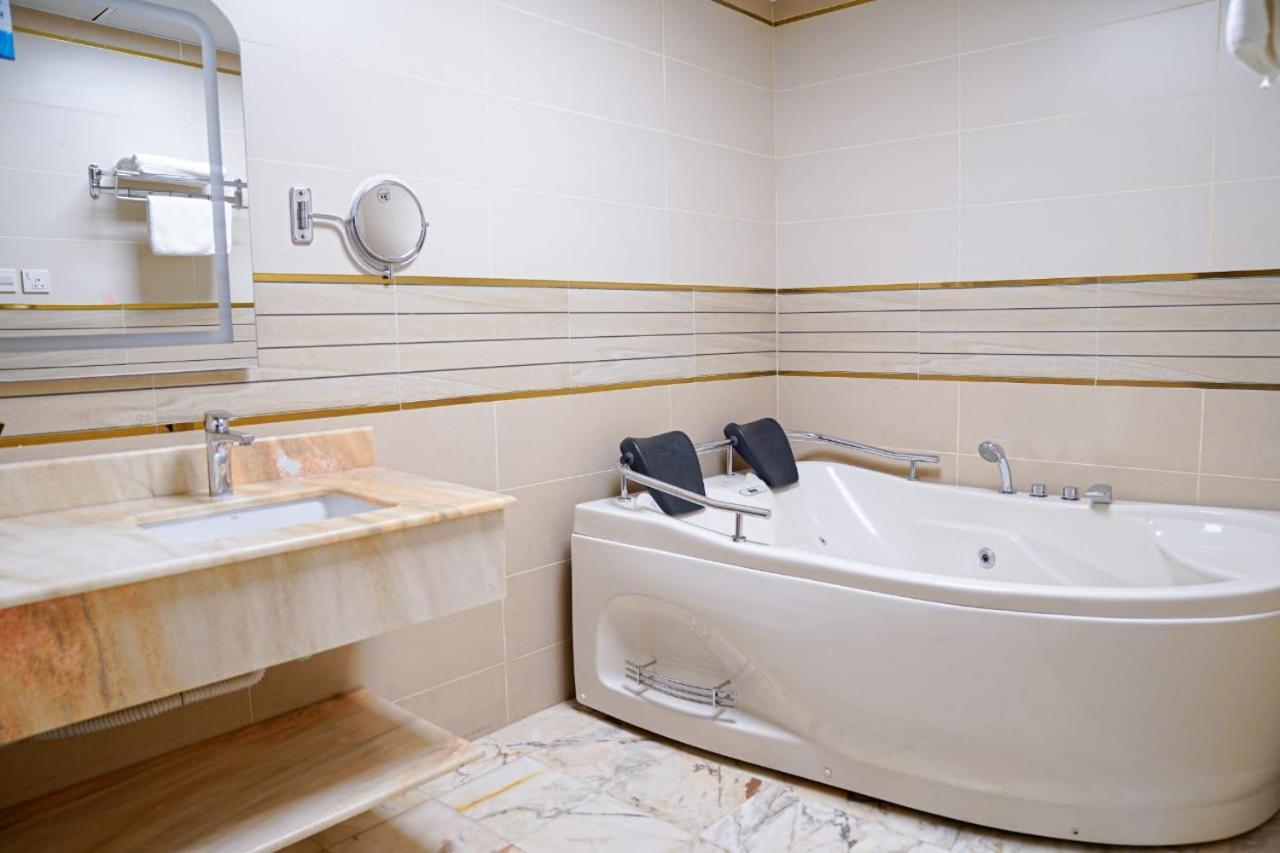Fribion Apathotel Muhayil Exterior photo